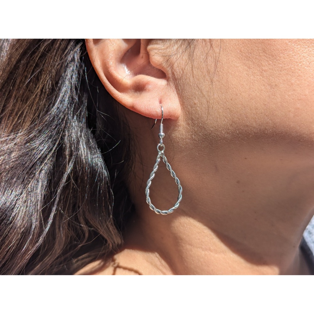 Handcrafted Native Amercian Twisted Rope Loop Navajo Dangle Earrings**